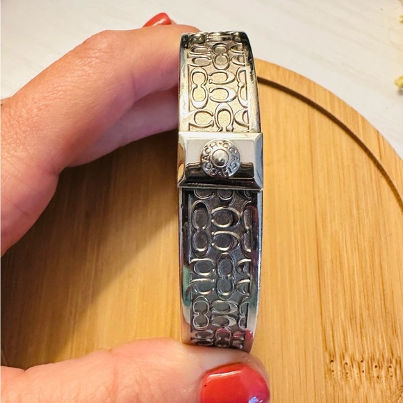 COACH Vintage Signature C’s Silver Bangle - Picture 3 of 6
